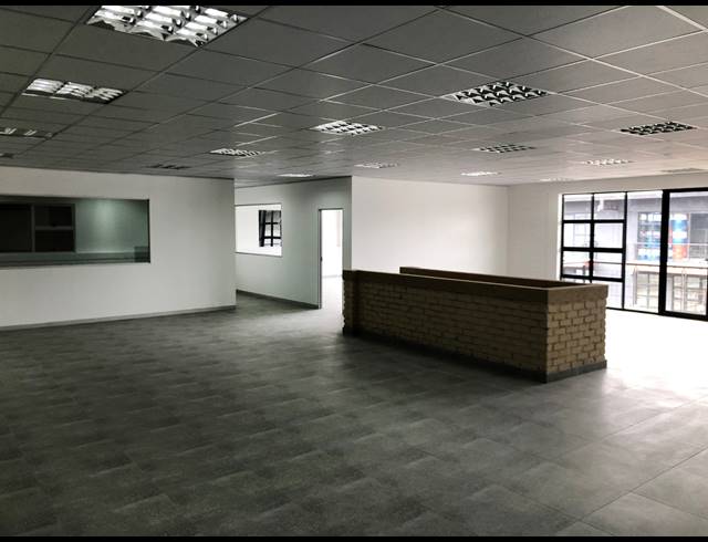 1,309M² OFFICE TO LET IN POMONA AH
